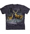 Deux Cerfs dans les branches - T-Shirt animal par The Mountain