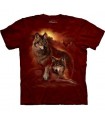 T-shirt Loups dans le coucher de soleil par The Mountain